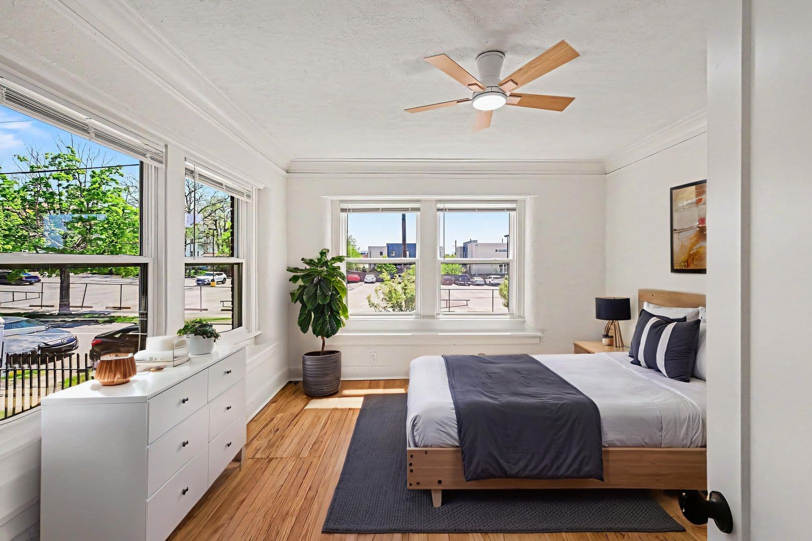Kansas City Apartment: 516-526 W 39th Terrace