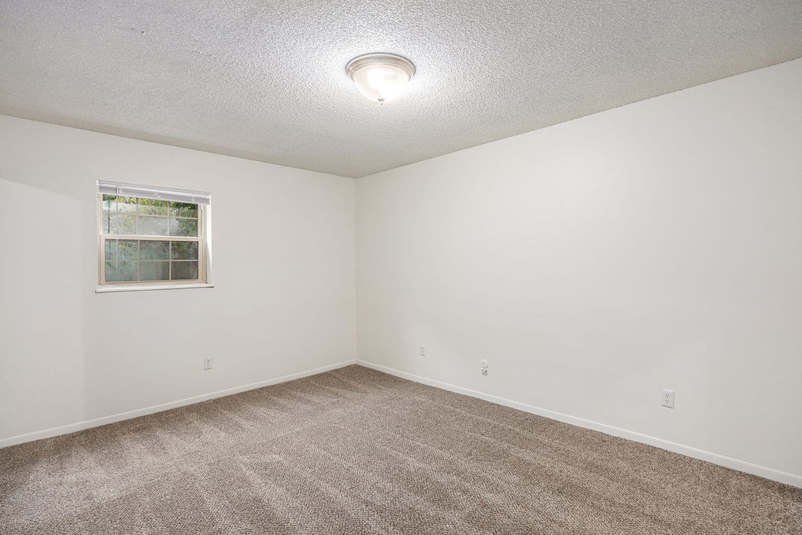 Gladstone Apartment: 7005 N Bales Ave