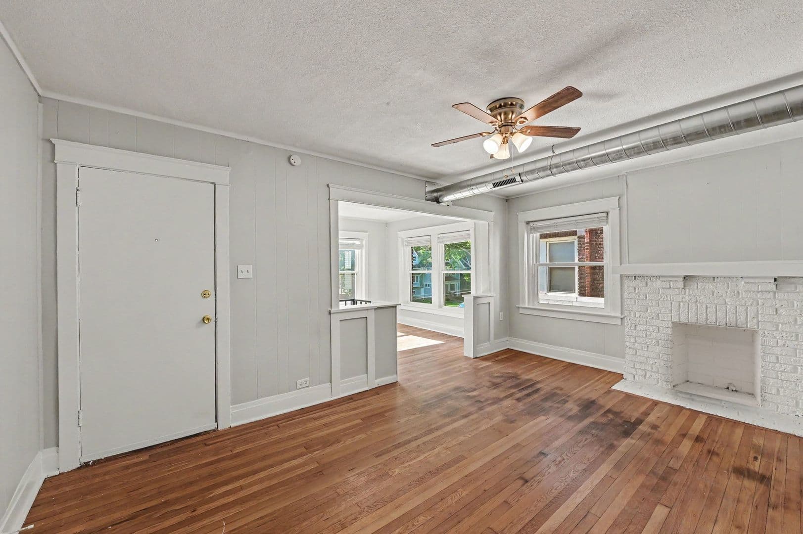 Kansas City Apartment: 4220 Harrison St