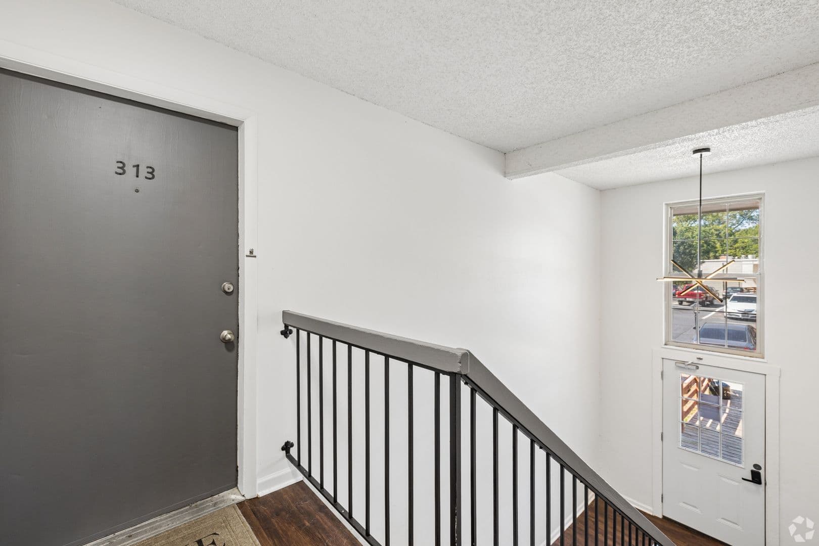 Gladstone Apartment: 7005 N Bales Ave