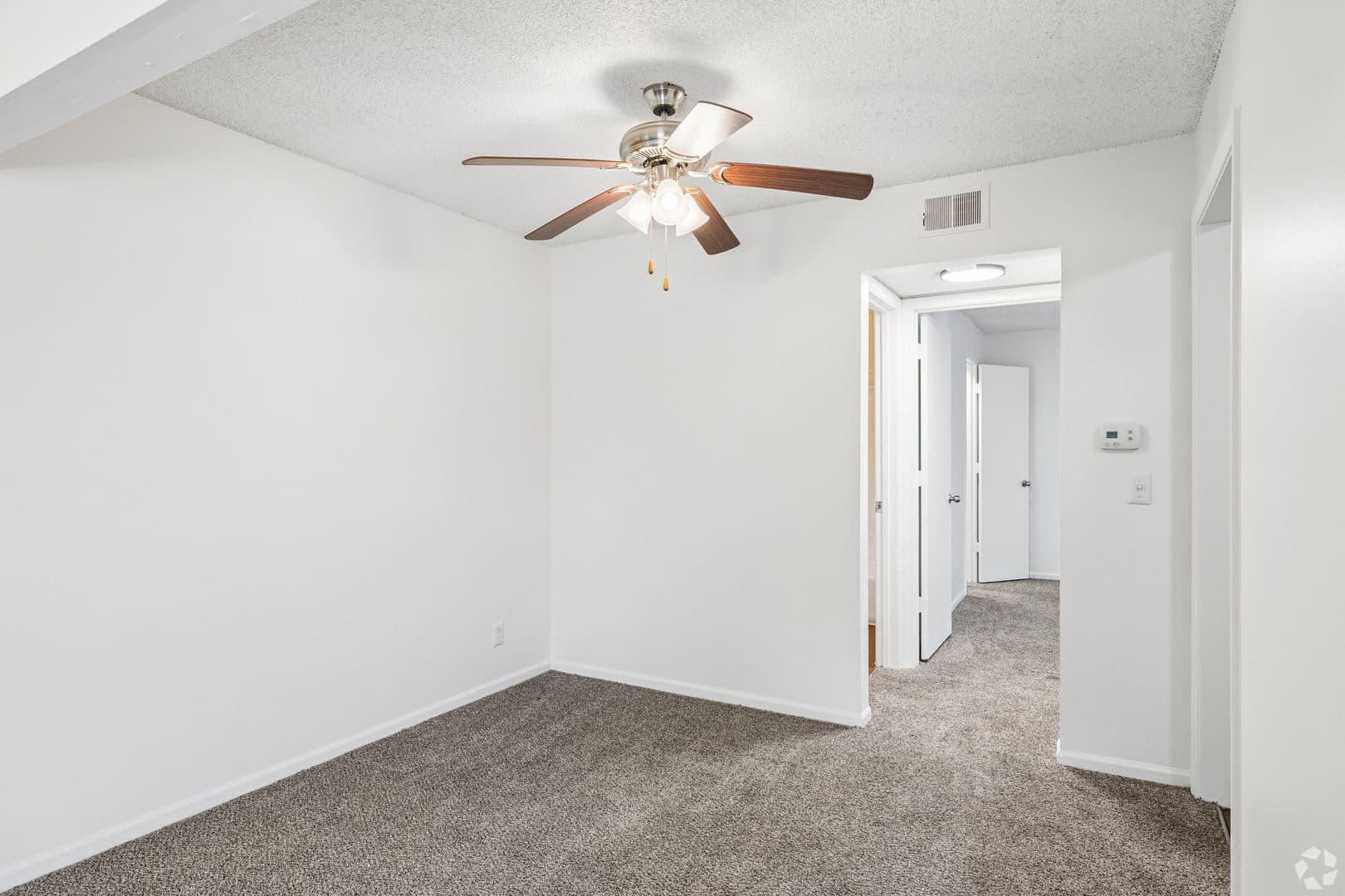 Gladstone Apartment: 7005 N Bales Ave