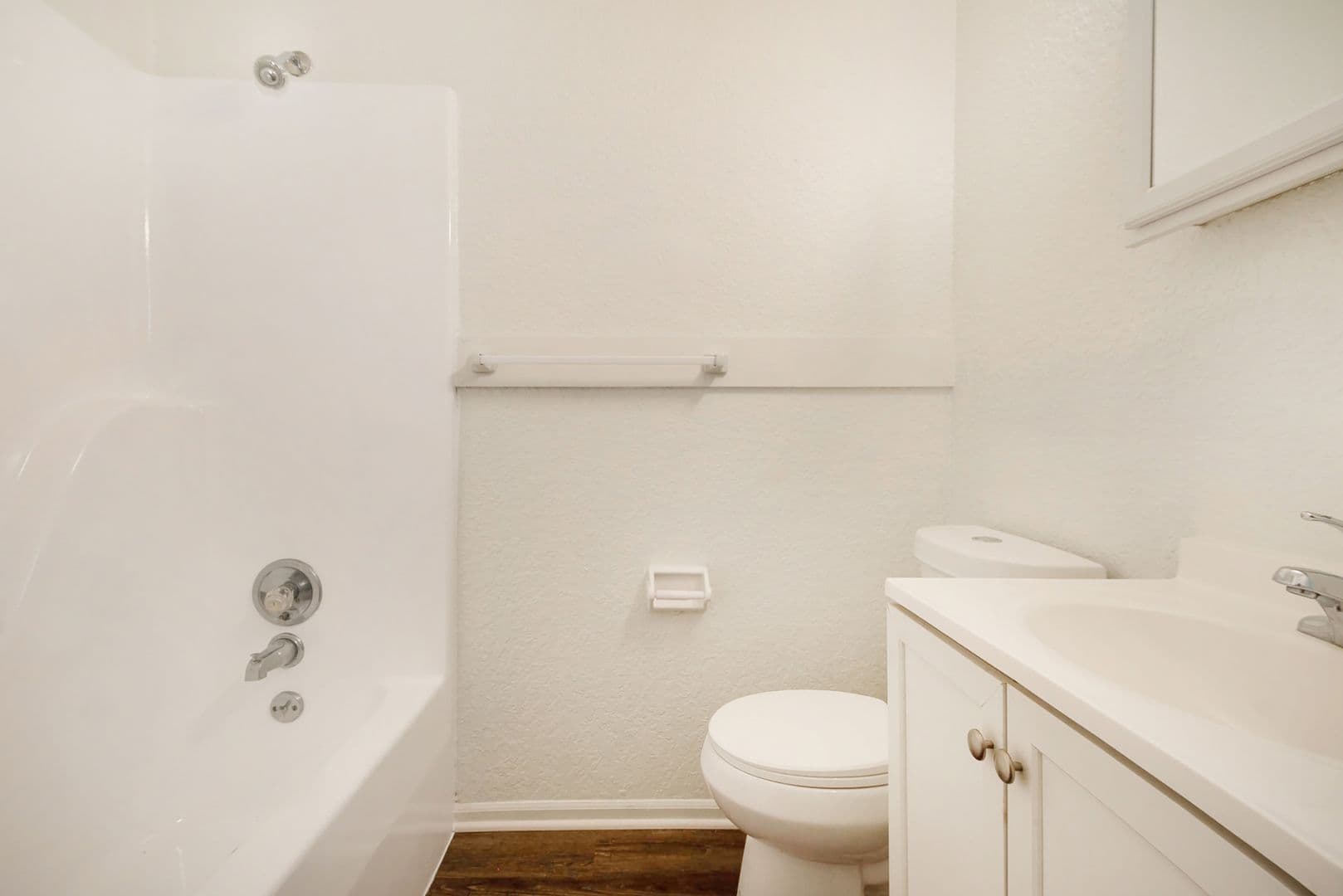 Gladstone Apartment: 2300 NE 70th St