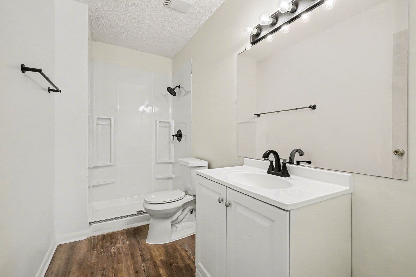 Belton Apartment: 6820 Chapel Dr