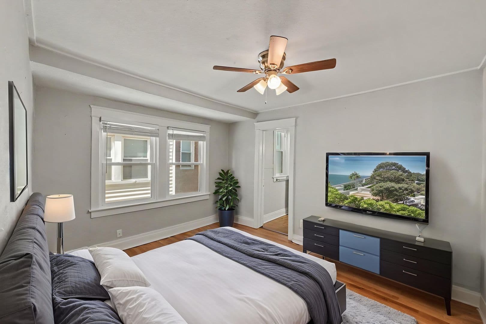 Kansas City Apartment: 4220 Harrison St