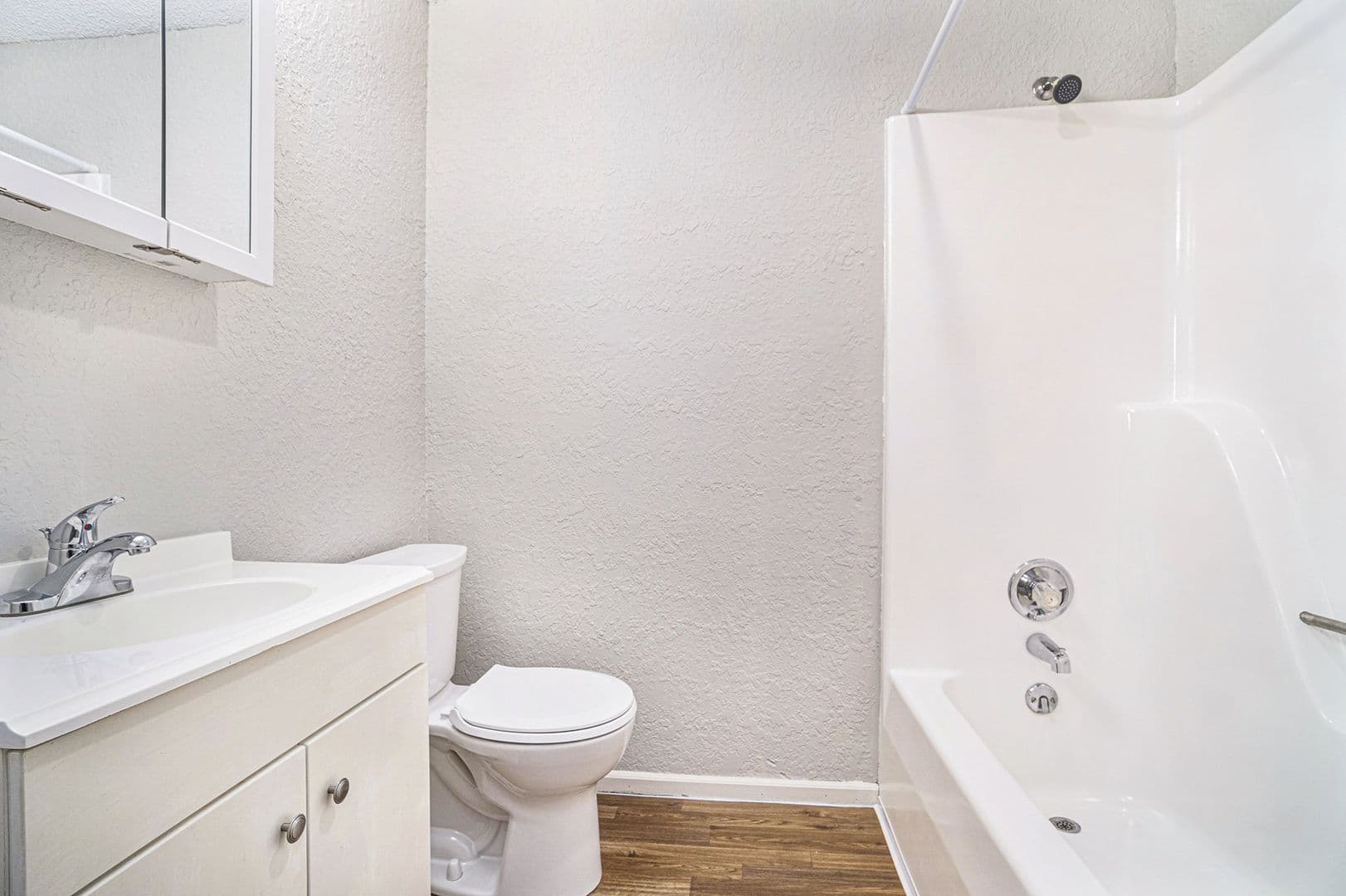 Gladstone Apartment: 2300 NE 70th St