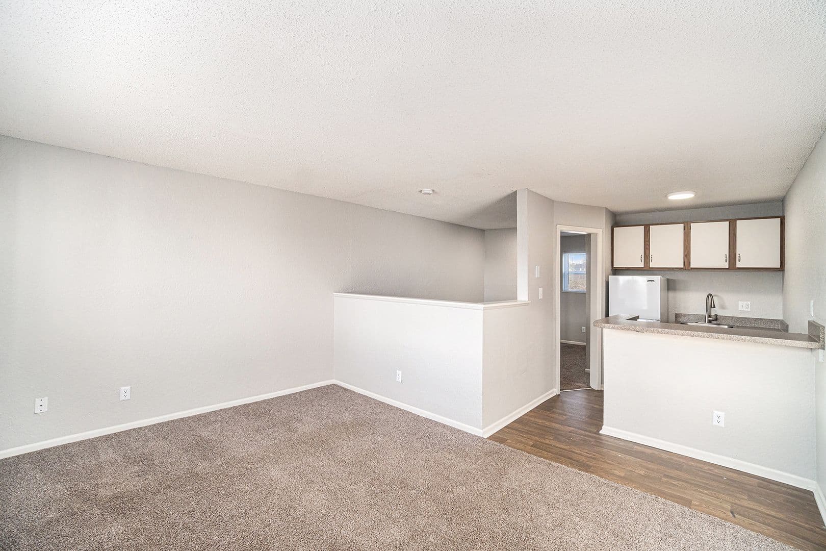 Gladstone Apartment: 2300 NE 70th St