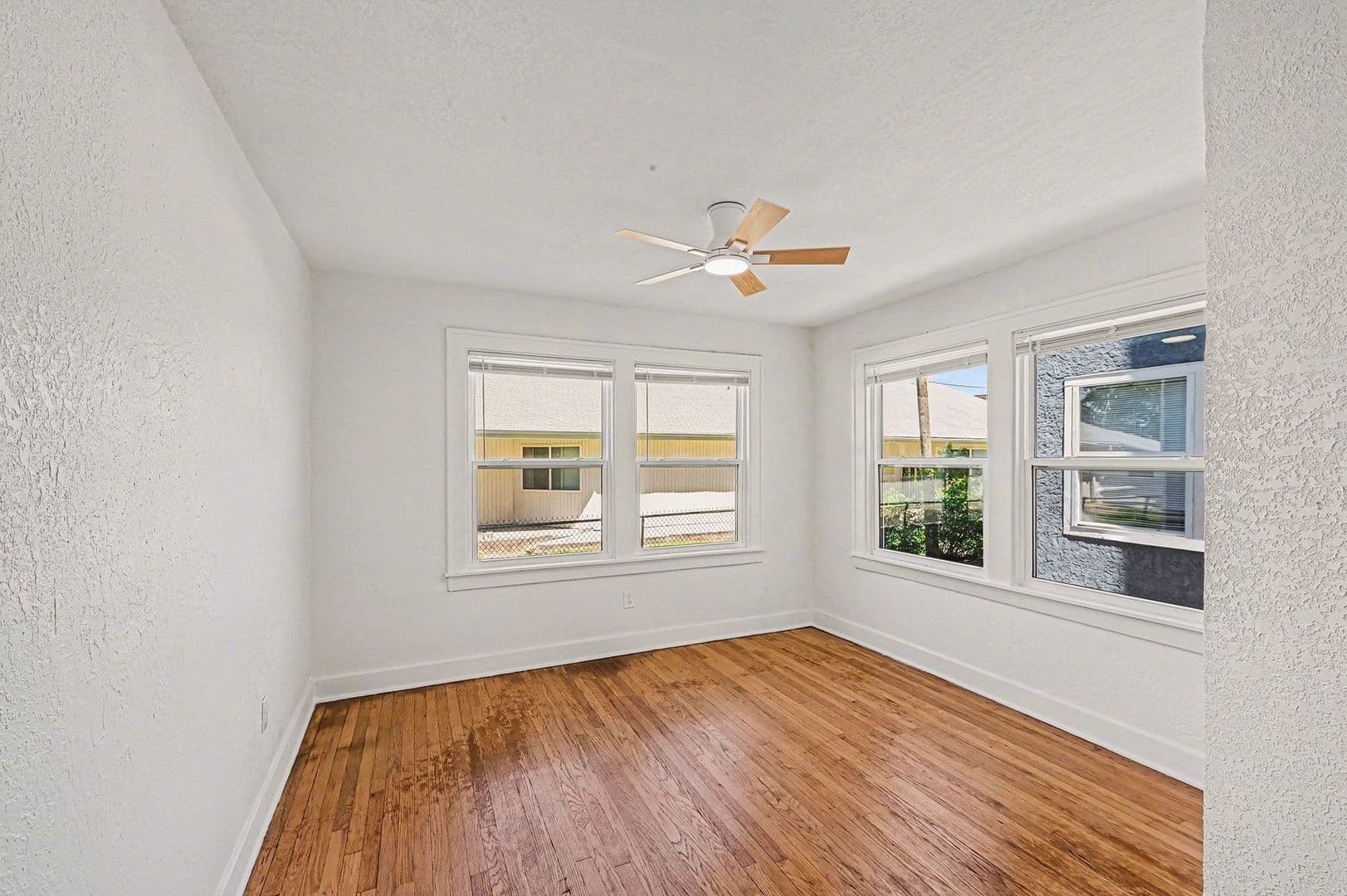 Kansas City Apartment: 516-526 W 39th Terrace