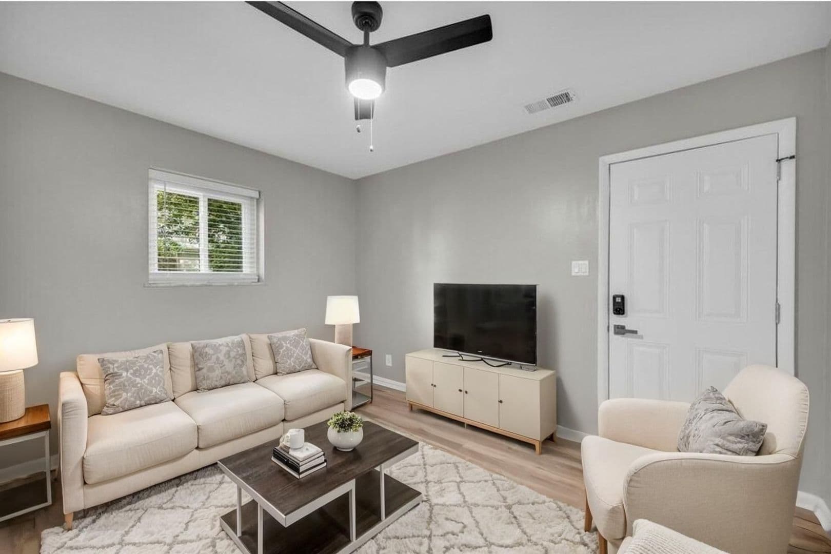 Kansas City Apartment: 1132 W 41st Terr