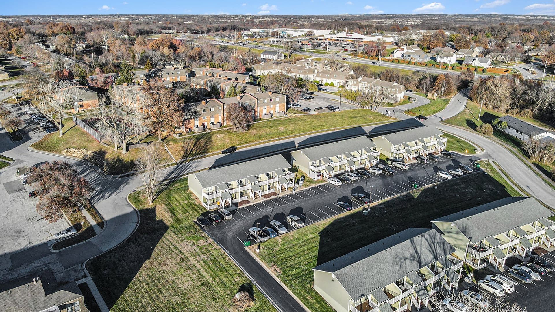 Gladstone Apartment: 2300 NE 70th St