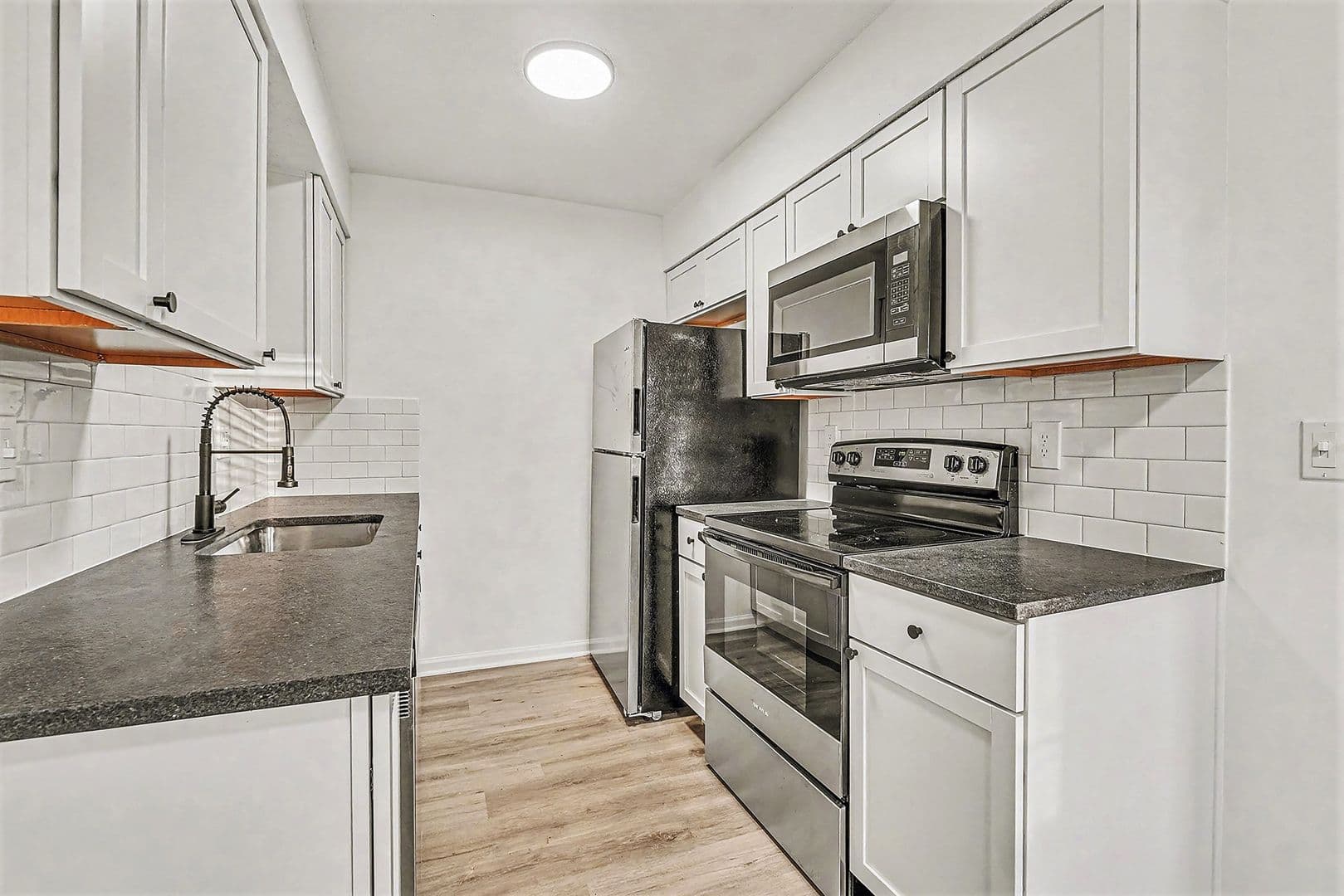 Olathe Apartment: 1610 E Kansas City Rd