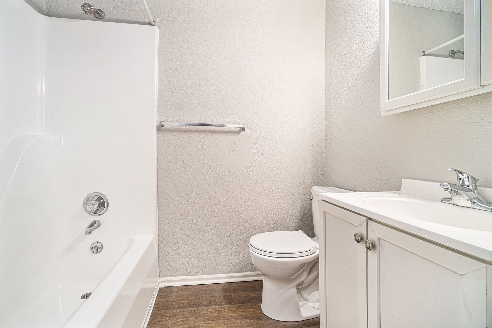 Gladstone Apartment: 2300 NE 70th St