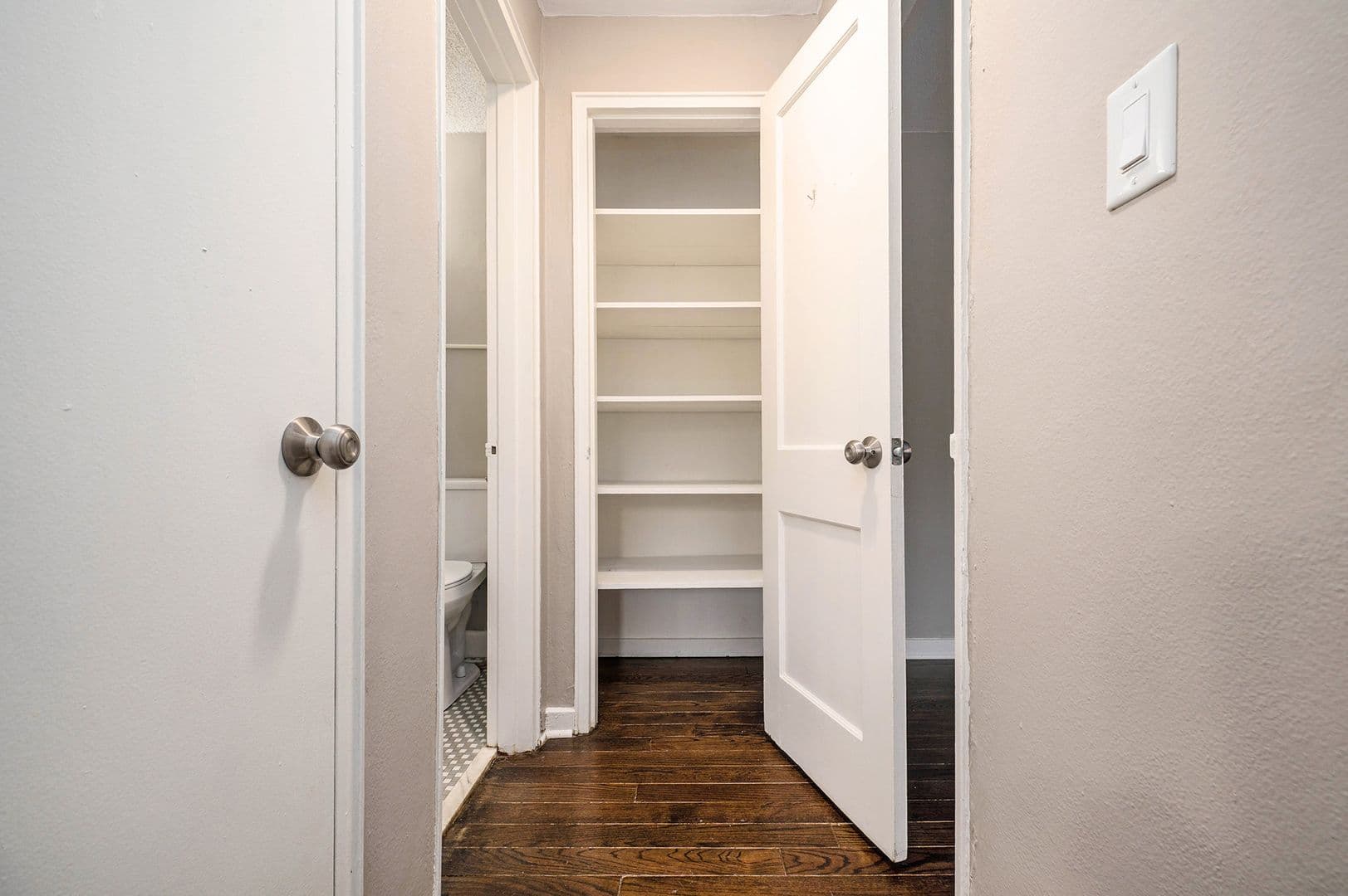 Independence Apartment: 120 W Elizabeth St