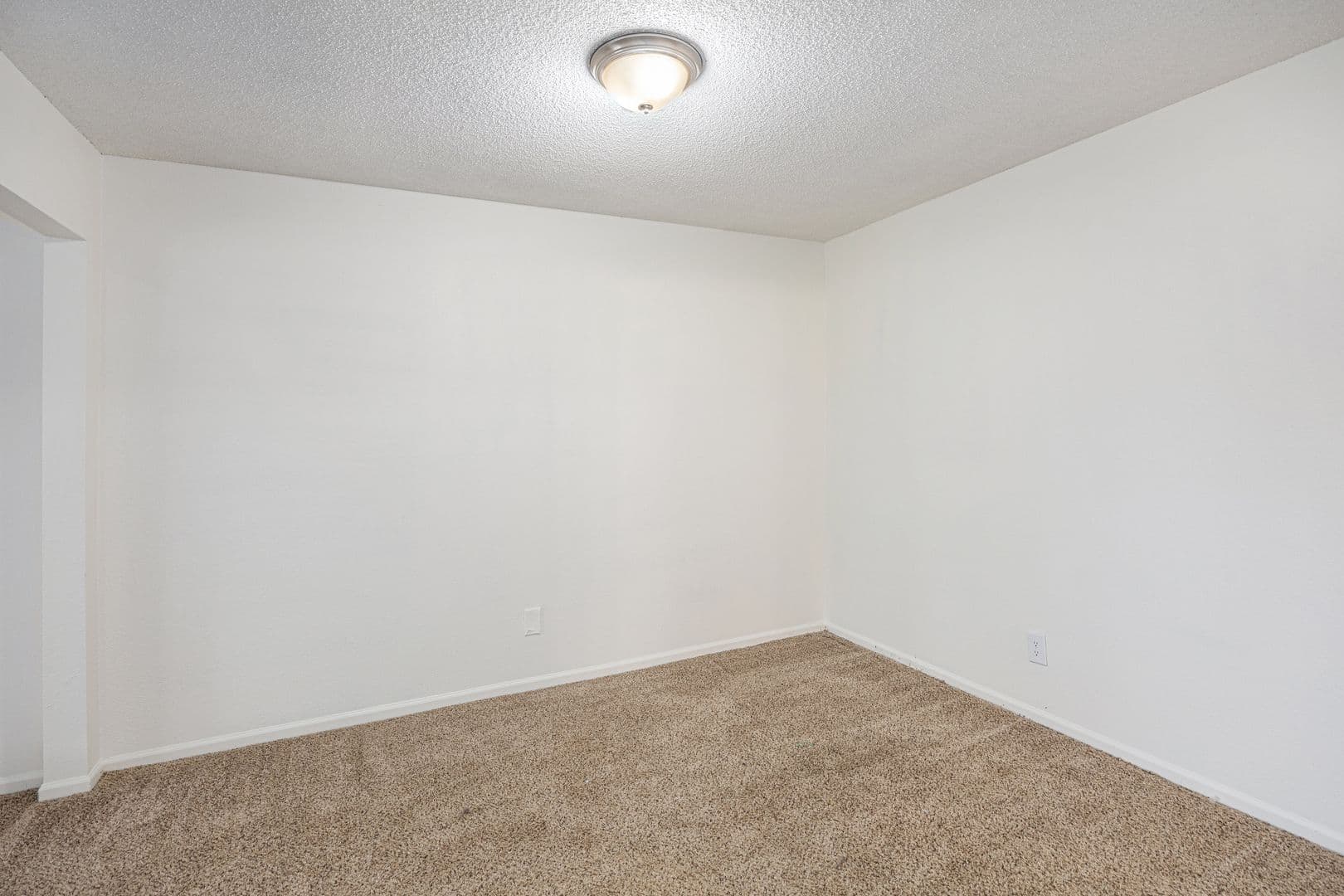Gladstone Apartment: 7005 N Bales Ave