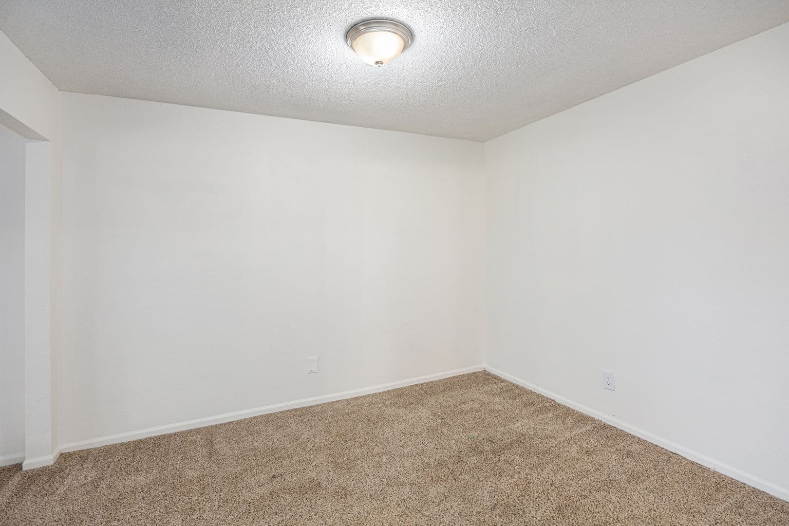 Gladstone Apartment: 7005 N Bales Ave