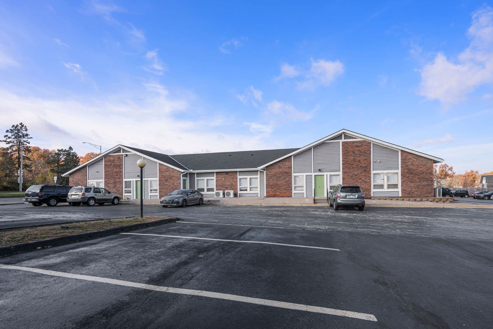 Kansas City Apartment: 5300 Longview Rd