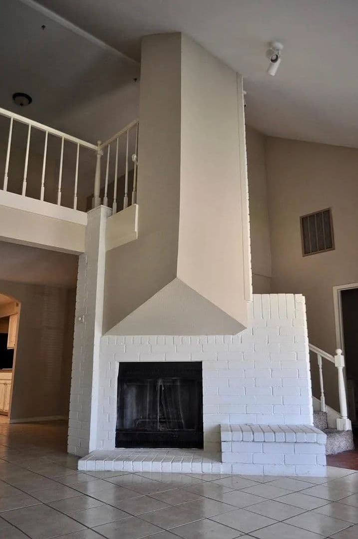 Houston House: 12402 Riva Ridge