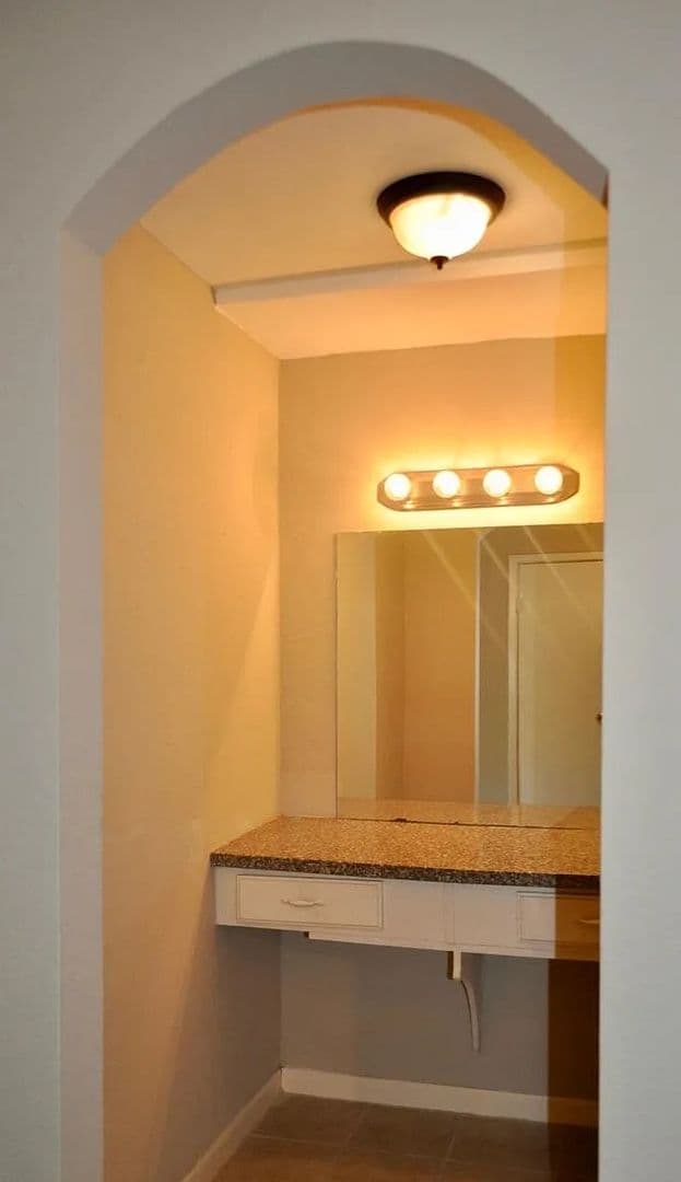 Houston House: 12402 Riva Ridge