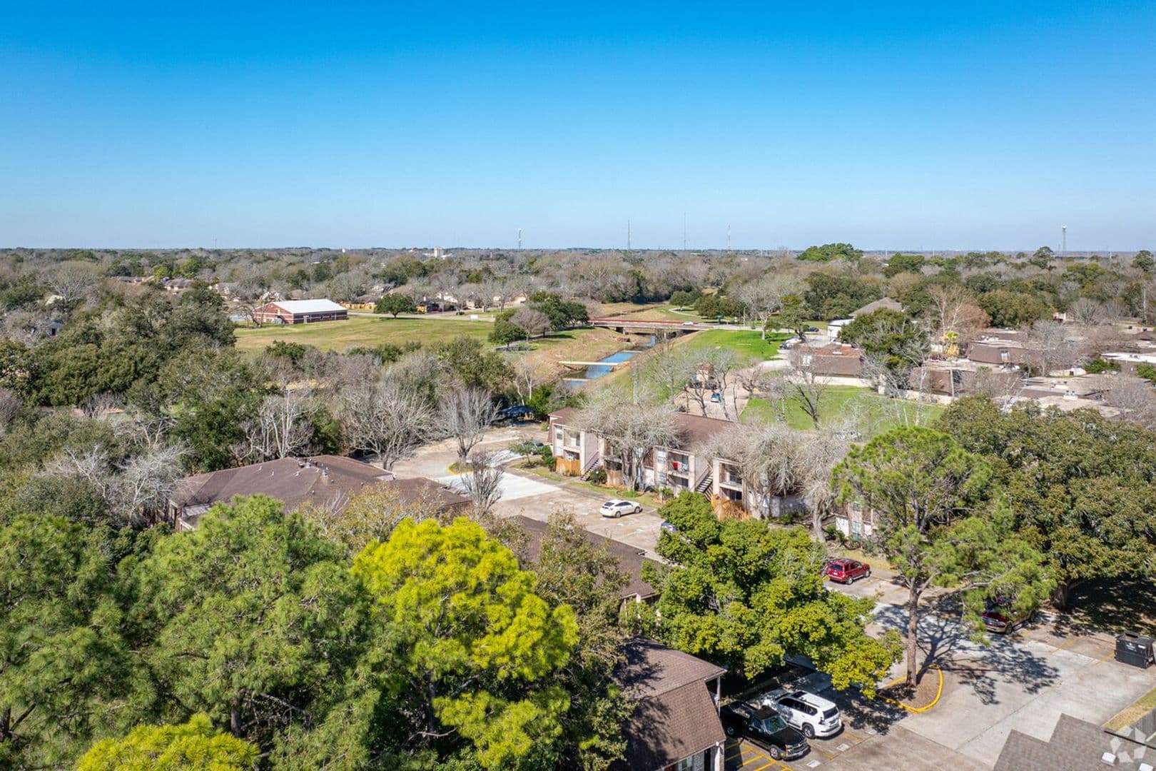 Alvin Apartment: 821 E House St