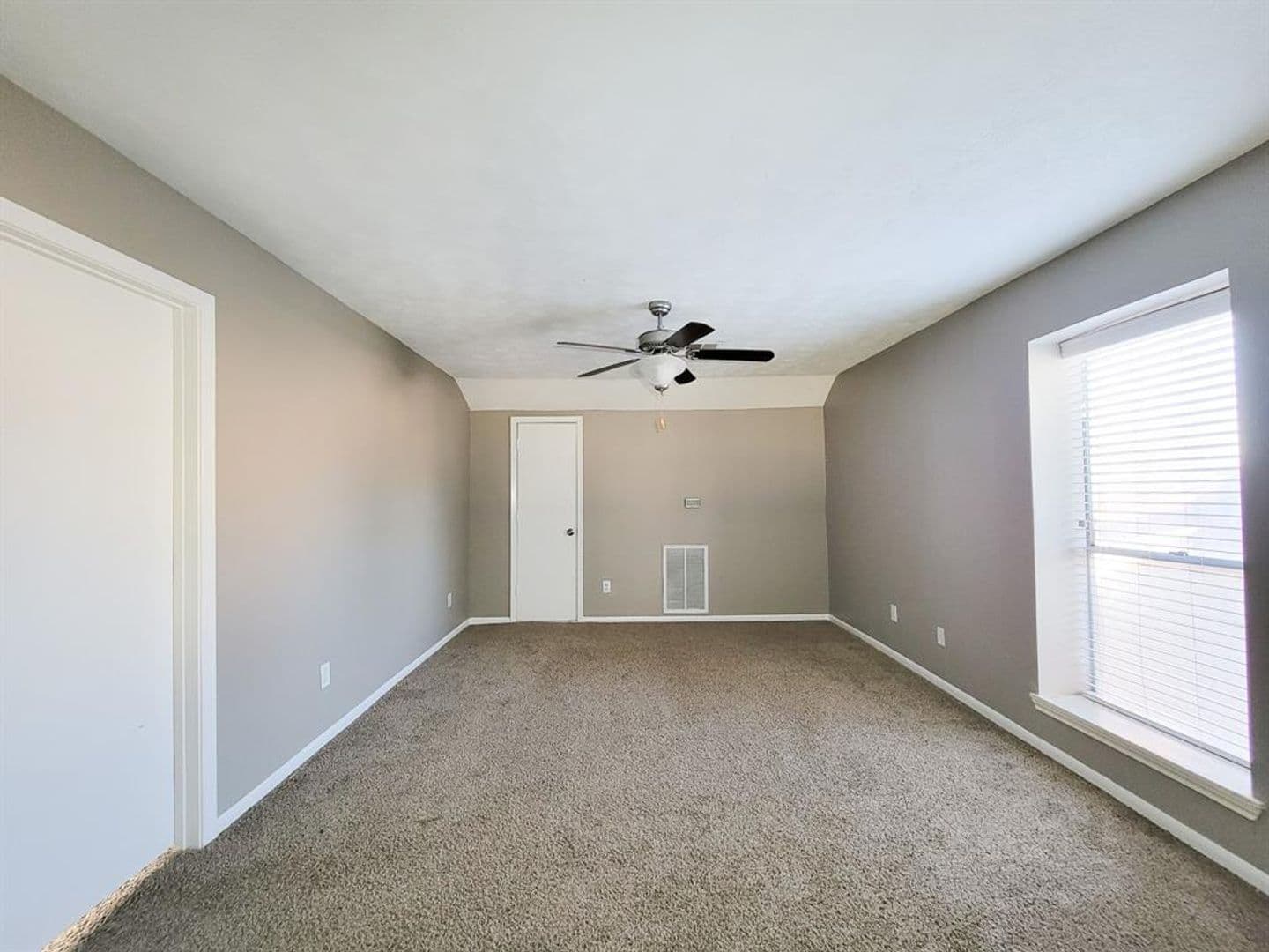 Houston House: 12404 Riva Ridge