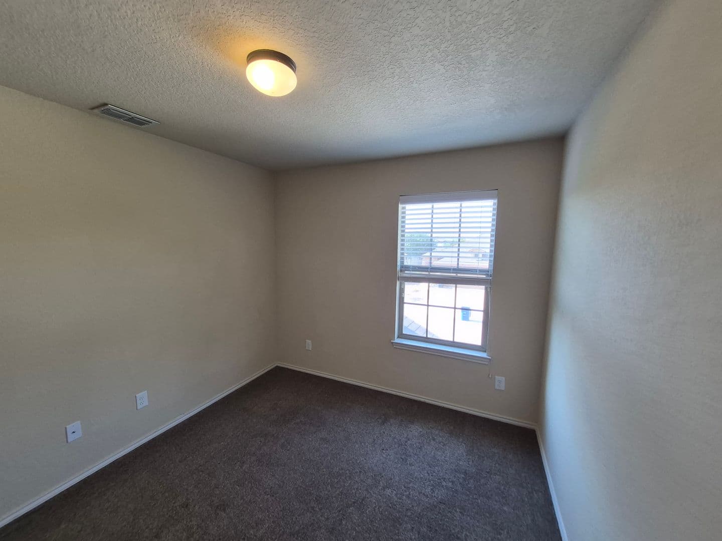 NEW BRAUNFELS House: 522 CREEKSIDE CIRCLE