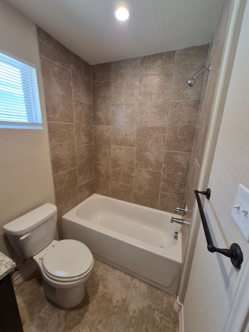 SAN ANTONIO House: 6327 LUGLIO LANE #104