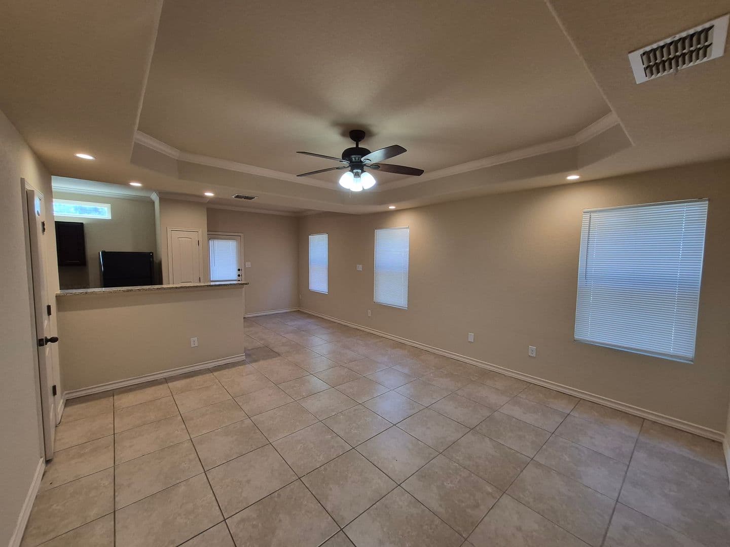 SAN ANTONIO House: 7034 LAKEVIEW DR #102