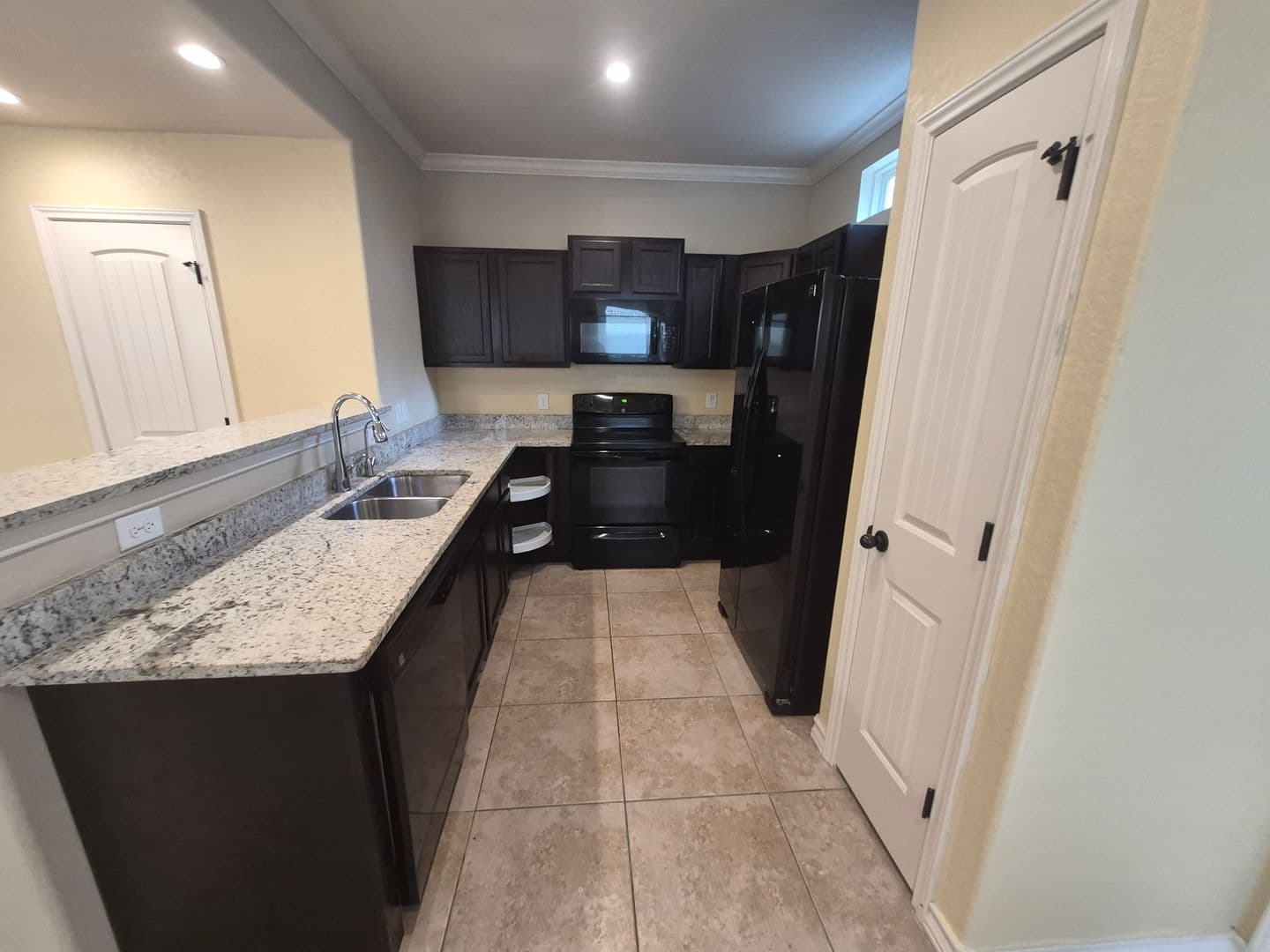 SAN ANTONIO House: 6926 LAKEVIEW DR #102