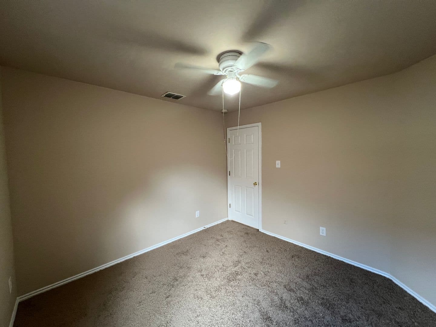 UNIVERSAL CITY House: 8952 SCARLET CREEK