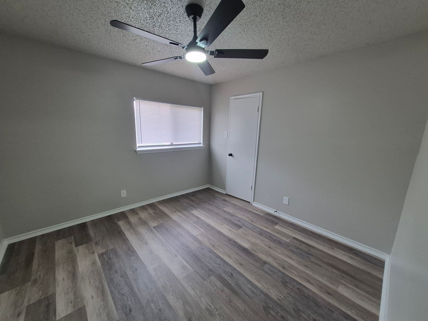 CONVERSE House: 8043 CHESTNUT MANOR DR.