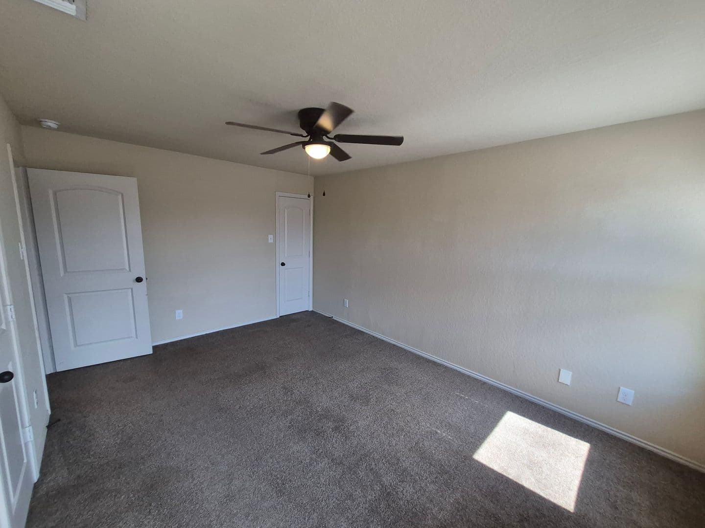 NEW BRAUNFELS House: 522 CREEKSIDE CIRCLE