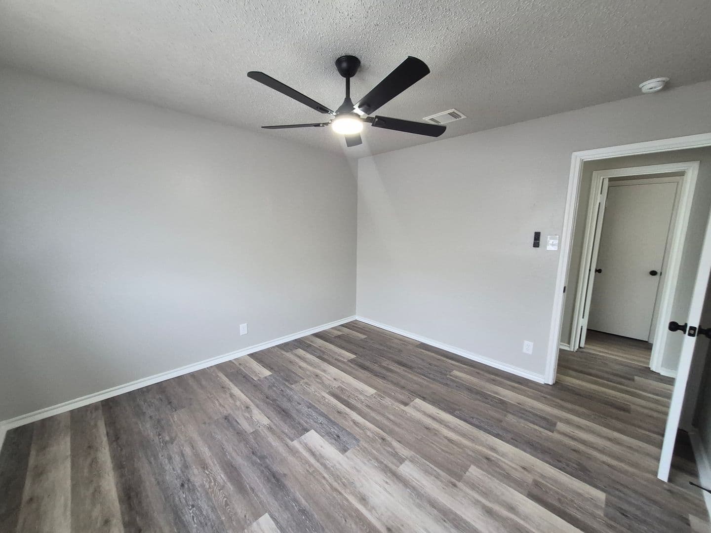 CONVERSE House: 8043 CHESTNUT MANOR DR.