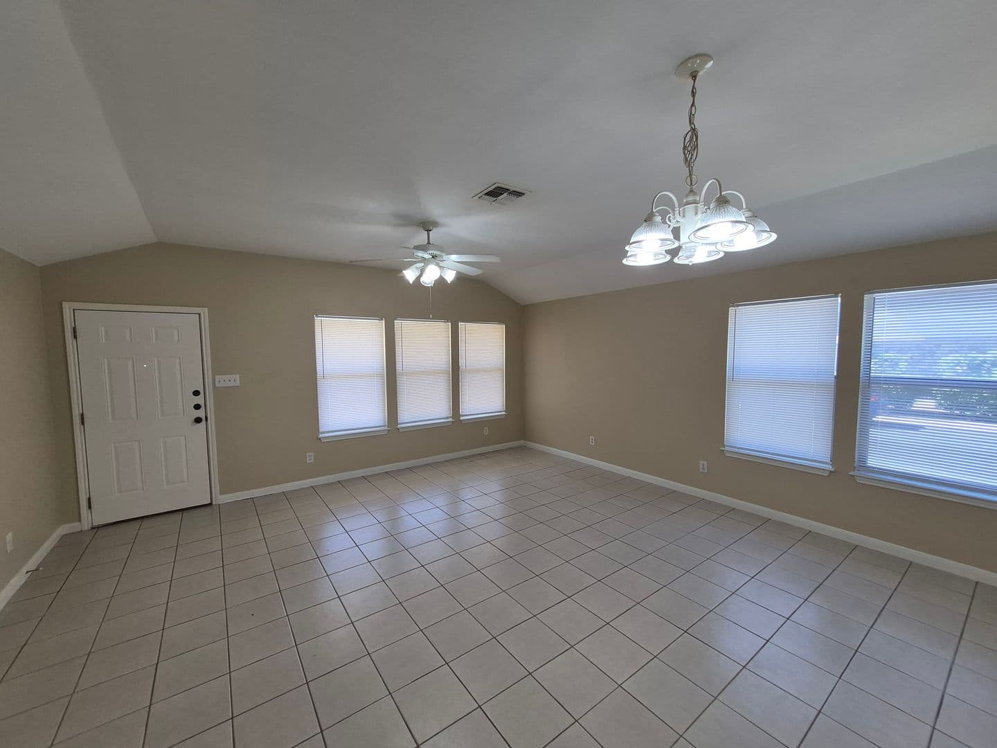 SAN ANTONIO House: 7703 CHATSWORTH