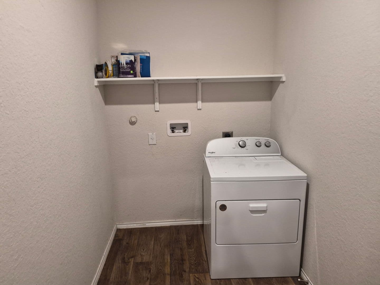 FLORESVILLE House: 465 MIDDLE GREEN LOOP