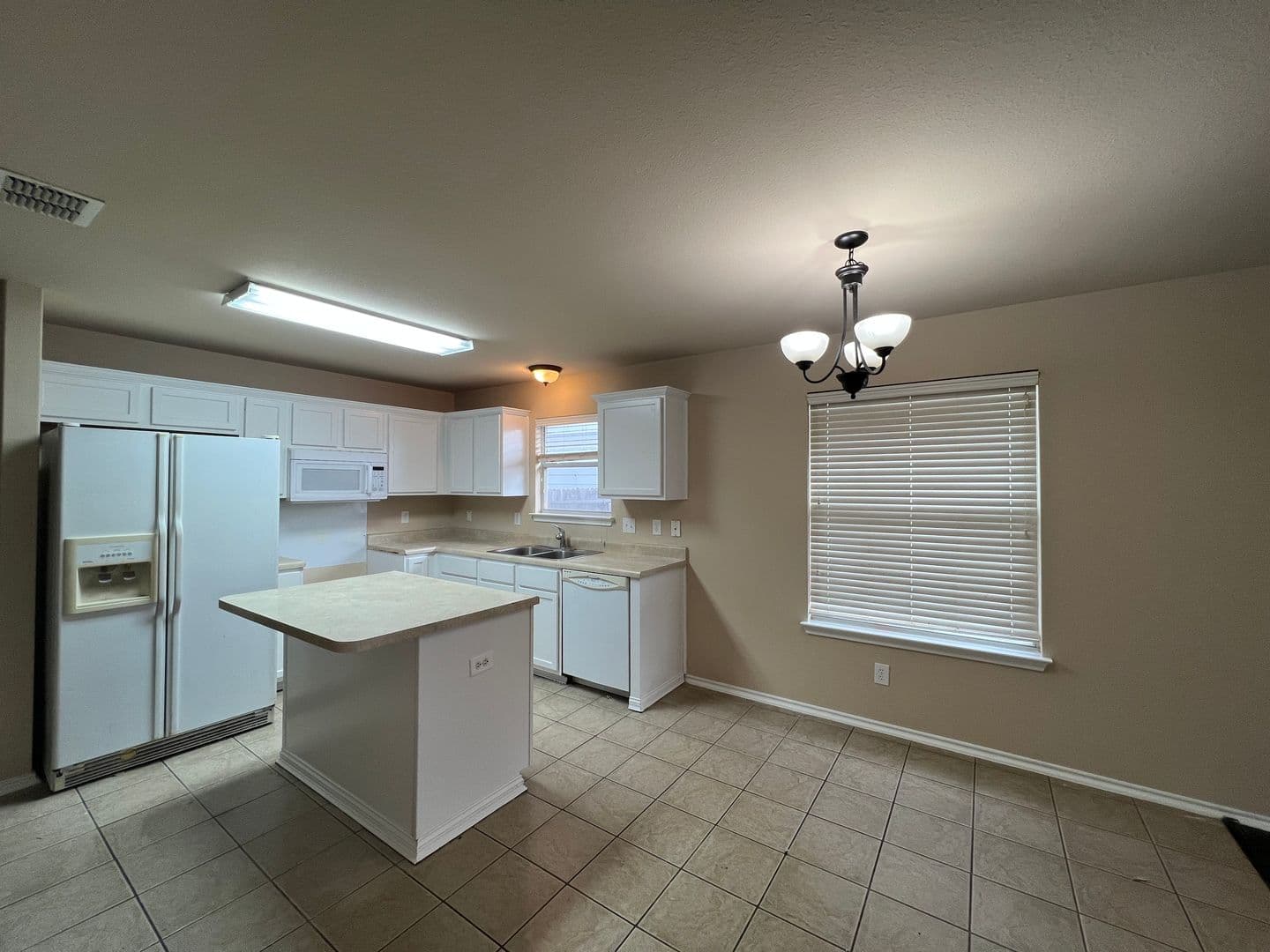 UNIVERSAL CITY House: 8952 SCARLET CREEK
