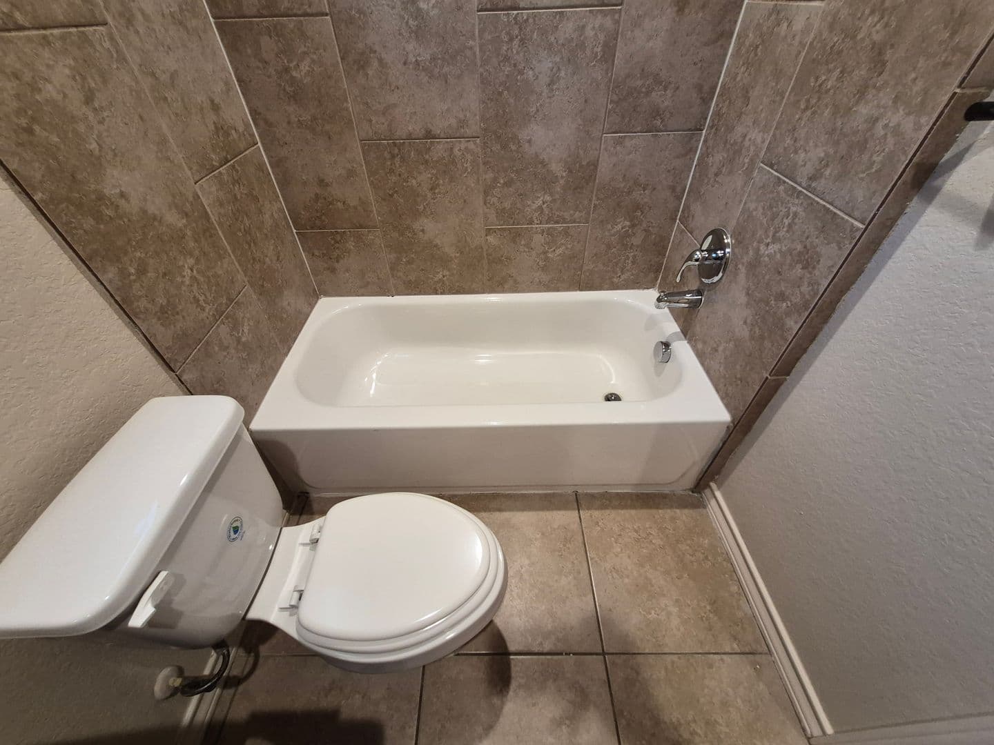 SAN ANTONIO House: 7034 LAKEVIEW DR #102