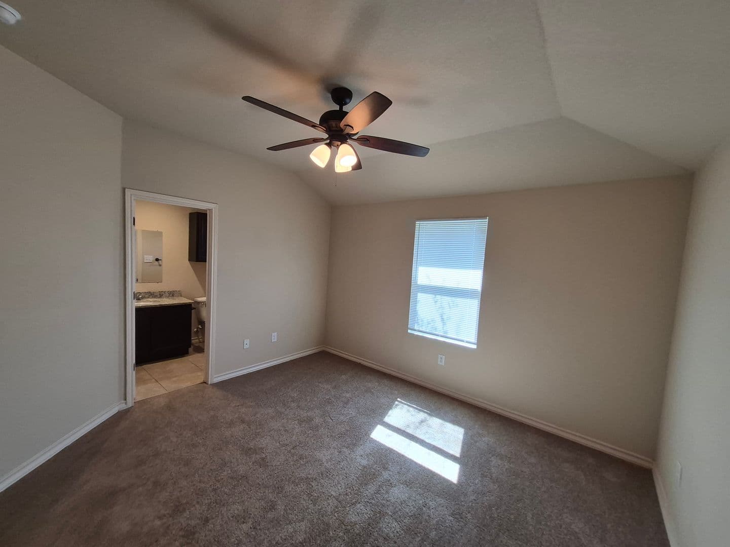 SAN ANTONIO House: 7034 LAKEVIEW DR #102