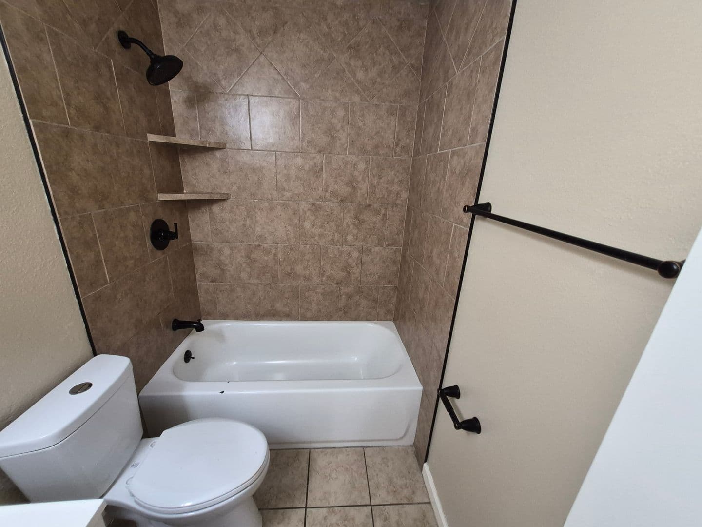 CONVERSE House: 8007 CHESTNUT BLUFF DR