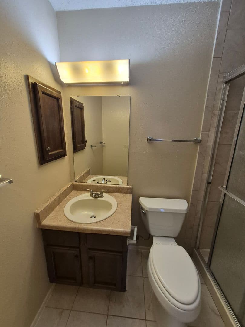 UNIVERSAL CITY House: 120 FRIENDSWOOD PATH