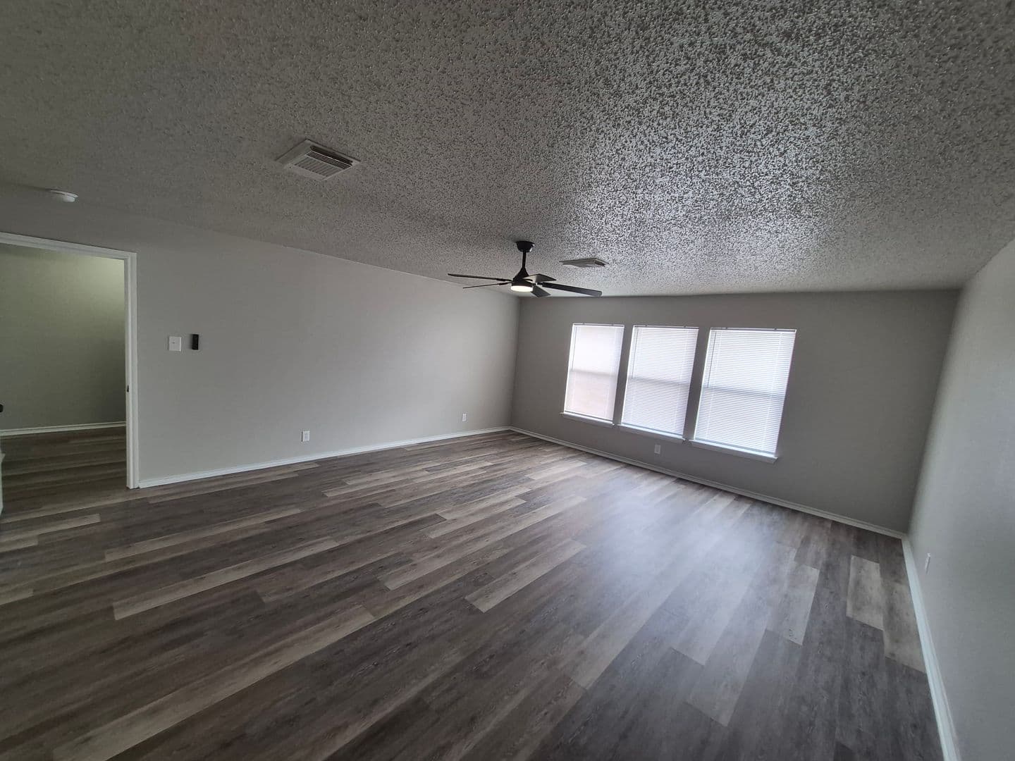 CONVERSE House: 8043 CHESTNUT MANOR DR.