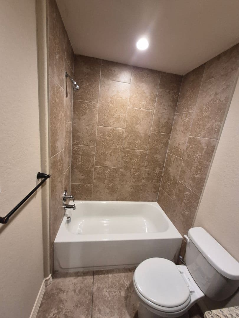 SAN ANTONIO House: 6327 LUGLIO LANE #102