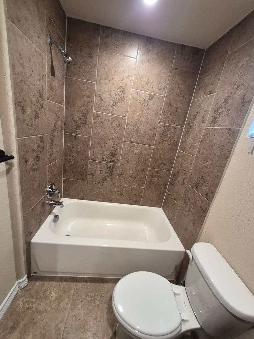 SAN ANTONIO House: 13915 ANNA'S WAY #101
