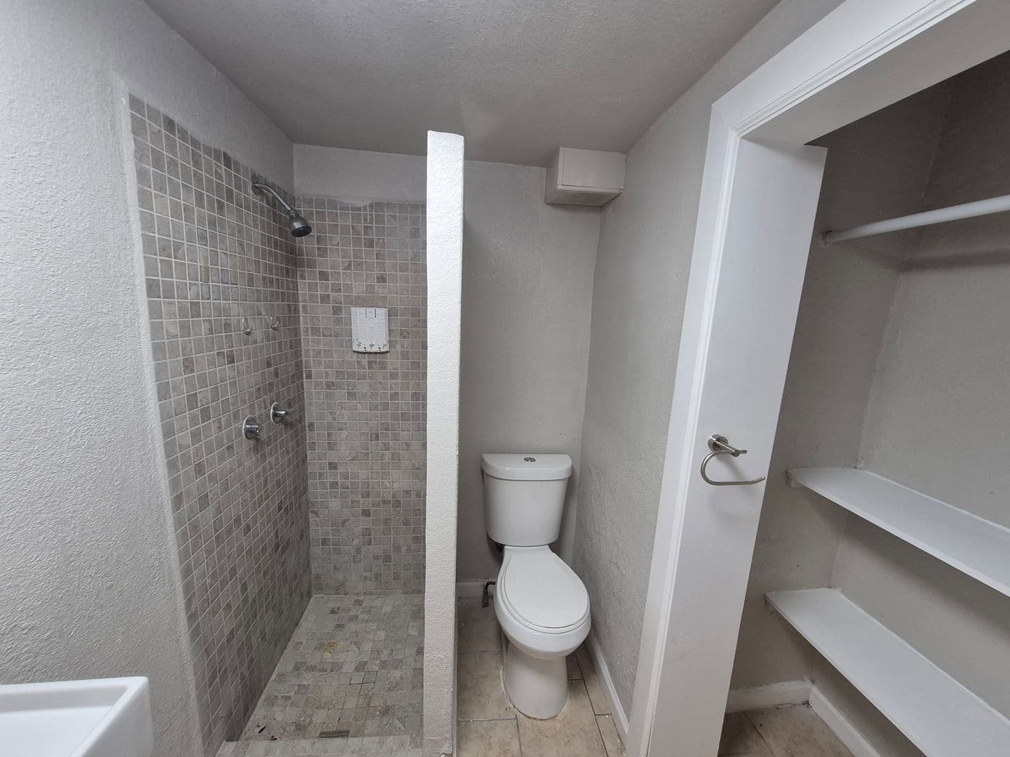 San Antonio House: 115 Caldwell Unit 4