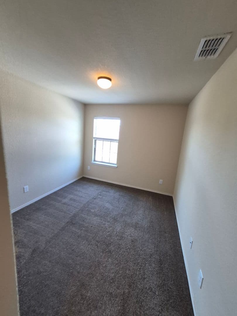 NEW BRAUNFELS House: 522 CREEKSIDE CIRCLE
