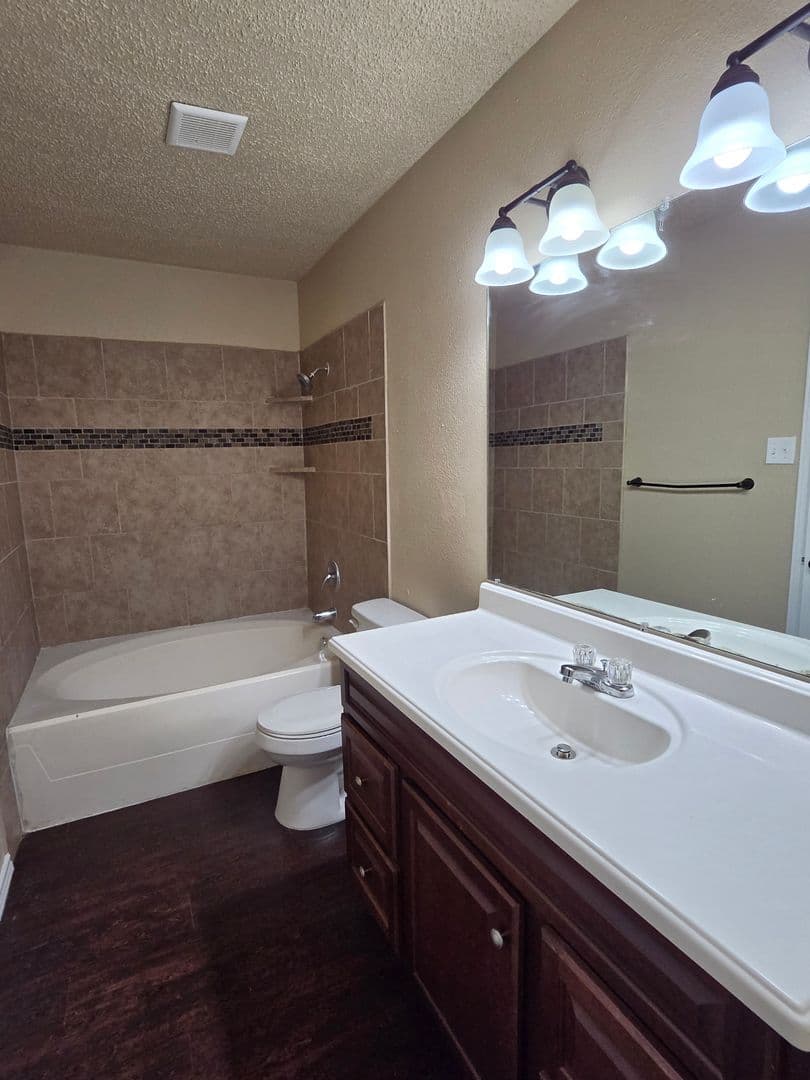 SAN ANTONIO House: 7123 FALLEN TRAIL