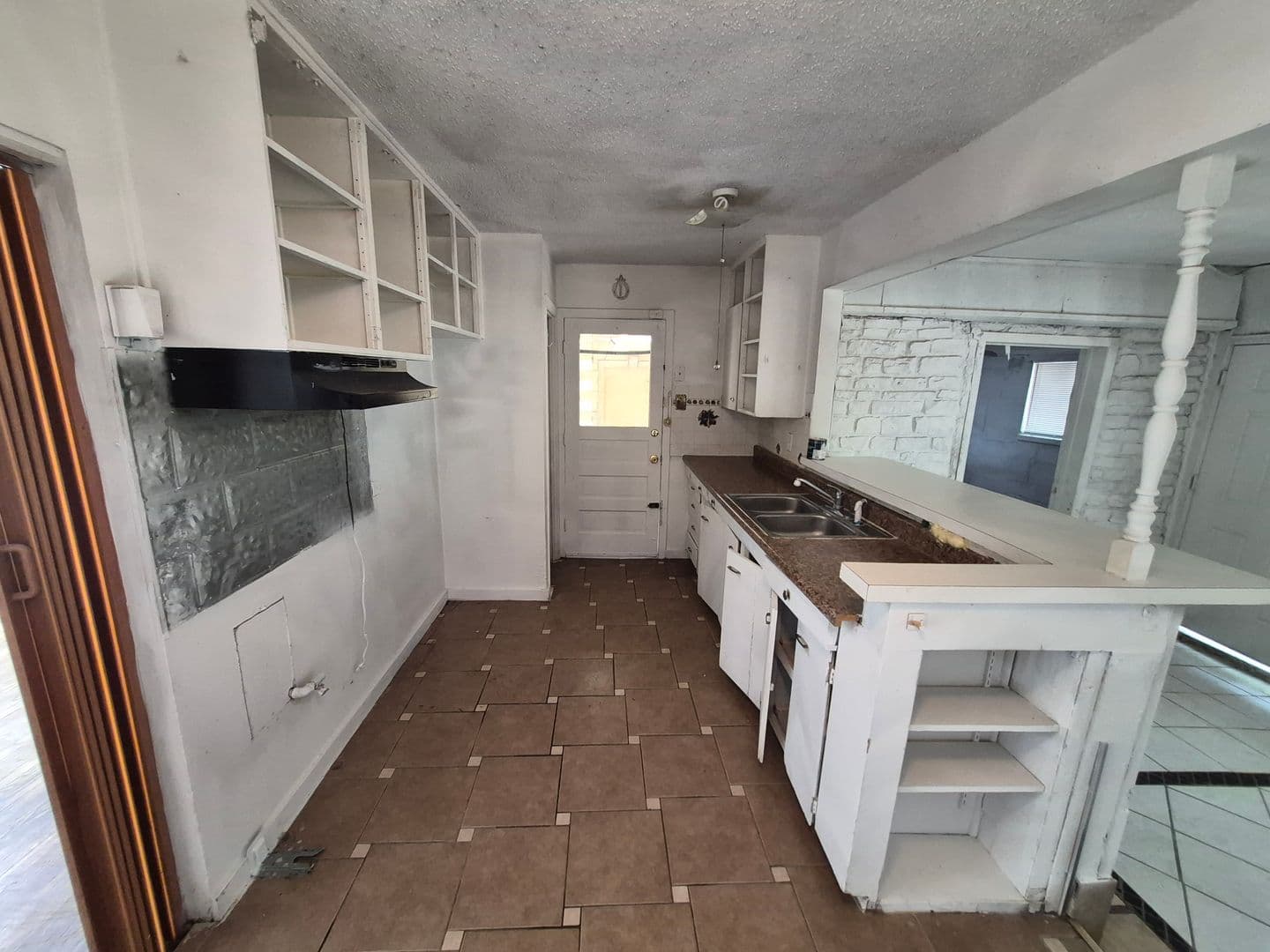 SAN ANTONIO House: 807 WEIZMANN ST.