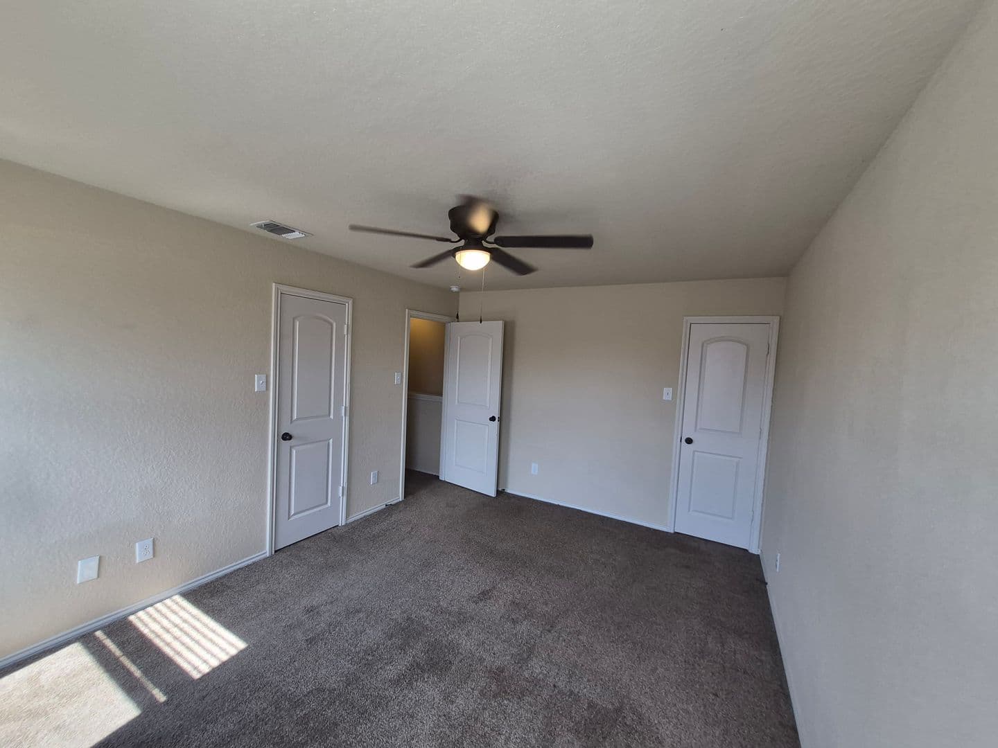 NEW BRAUNFELS House: 522 CREEKSIDE CIRCLE