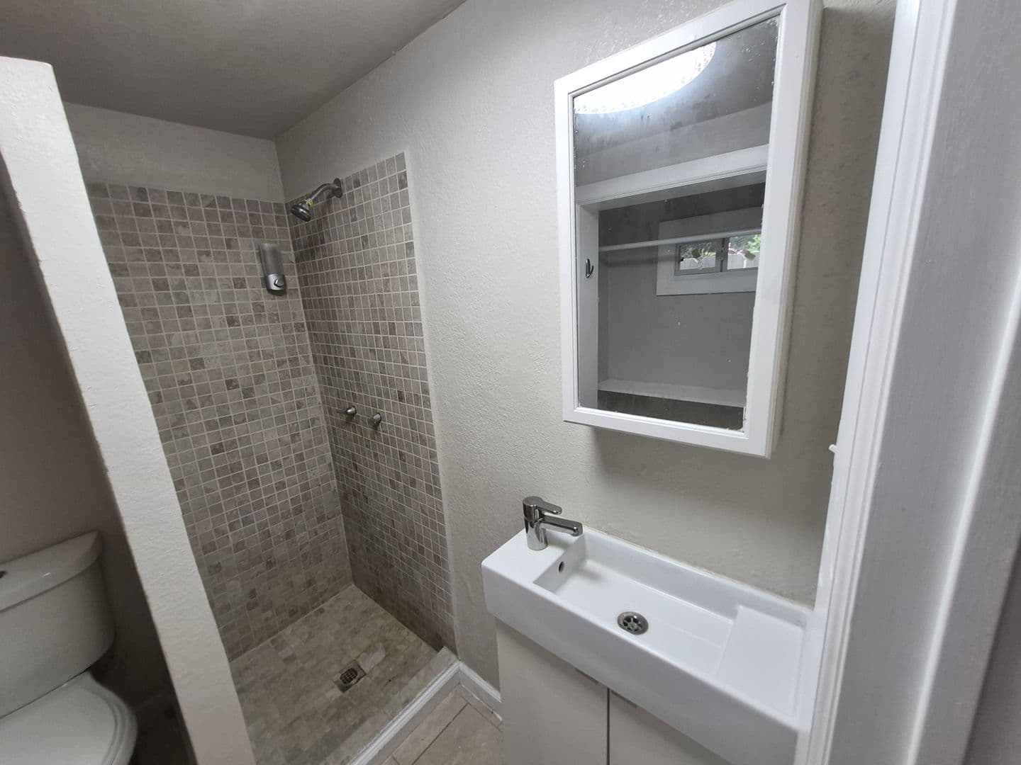 San Antonio House: 115 Caldwell St. #3