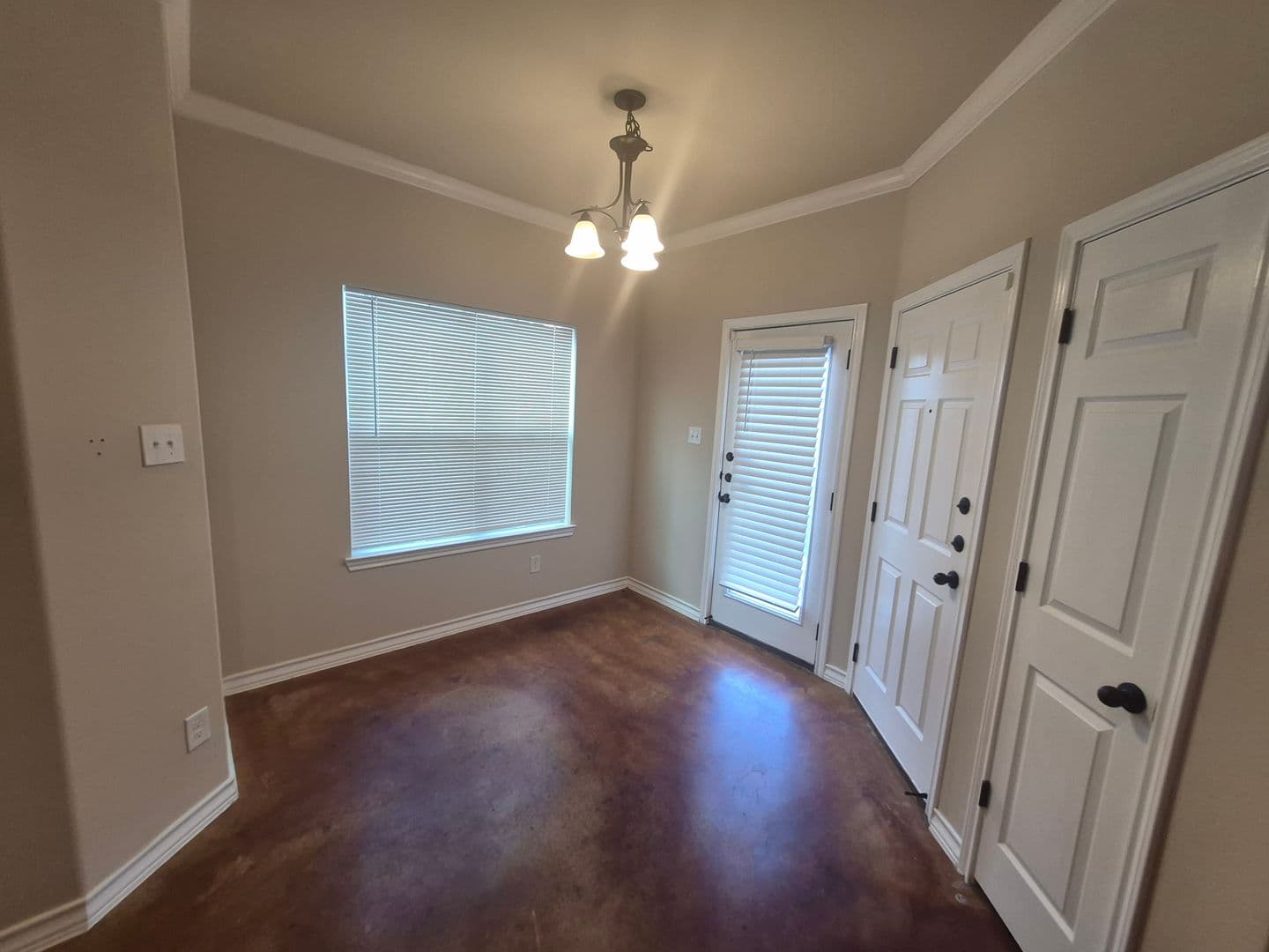 Universal City House: 610 MEADOW ARBOR LN #2