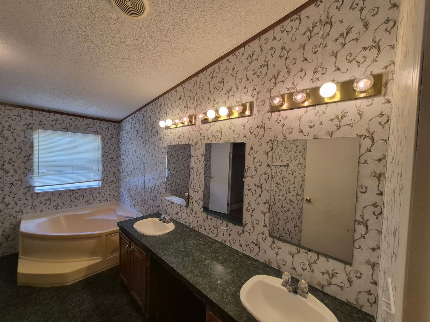 SAN ANTONIO House: 7500 PARADISE RD #55