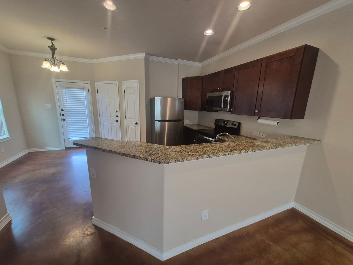 Universal City House: 610 MEADOW ARBOR LN #2